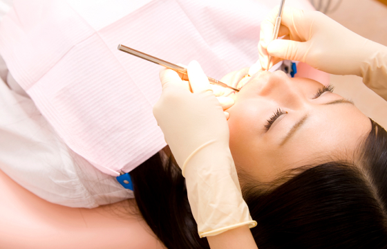 見えない部分の汚れを丁寧に除去